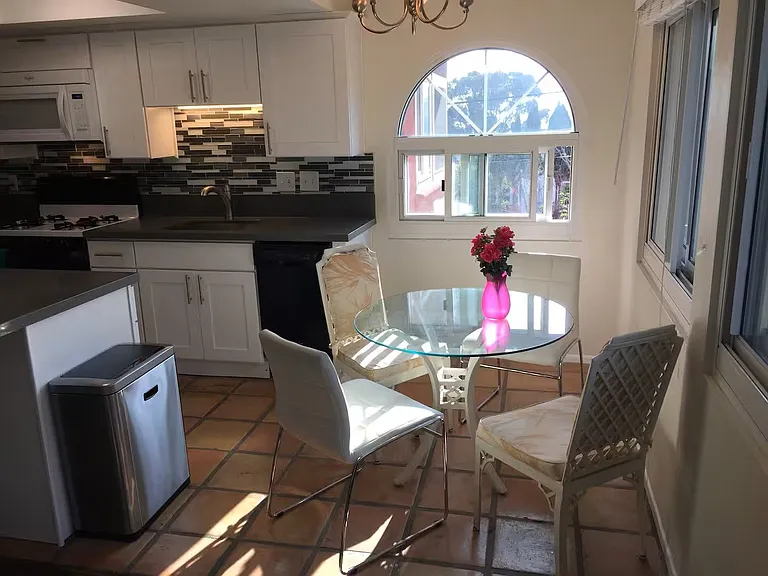 2055 Albatross St — Photo 14
