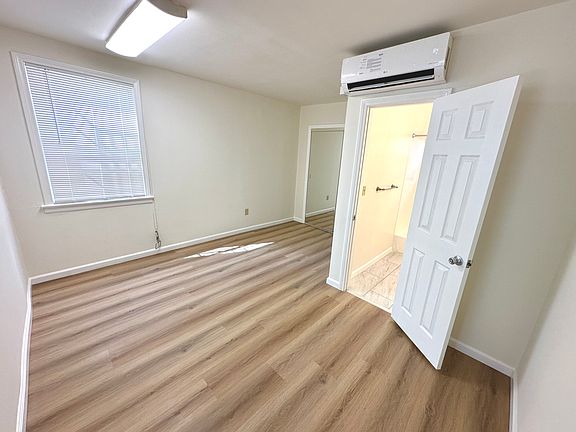 4th image of 715 Magnolia Ave