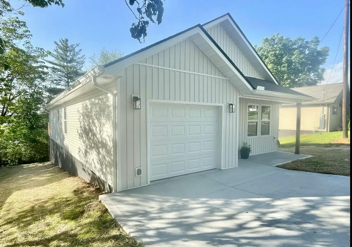 1903 Cureton Ave — Photo 3
