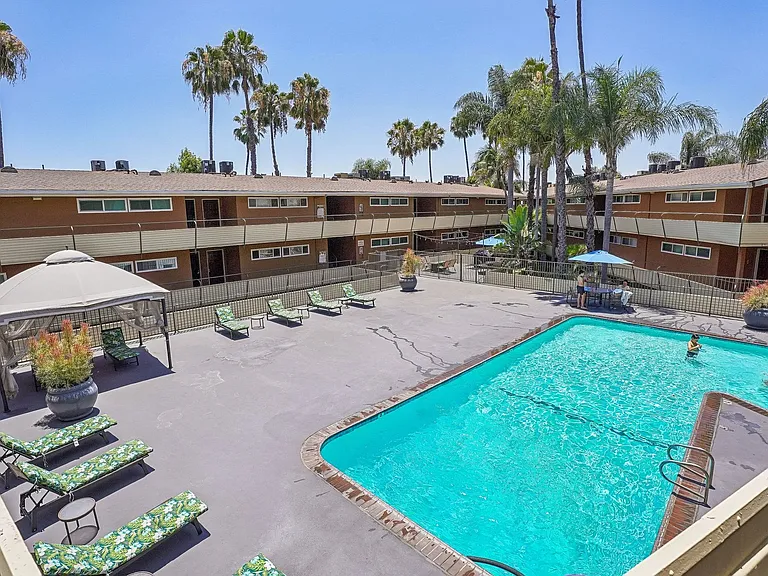 Terraces at South Pasadena Apartments — Photo 14