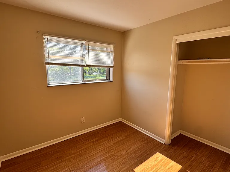 1901 E 5th Ave NE #2 — Photo 3