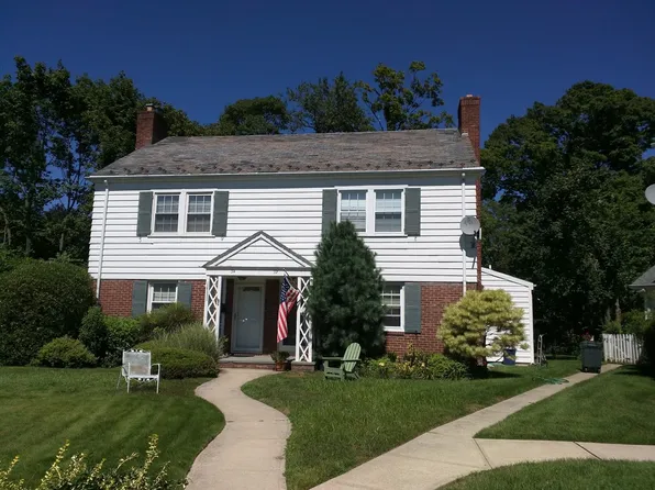 31 Bayview Ct, Manhasset, NY 11030