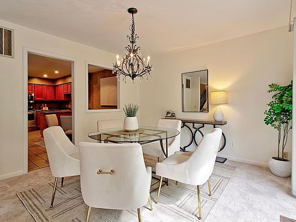 5th image of 57 Evergreen Cir