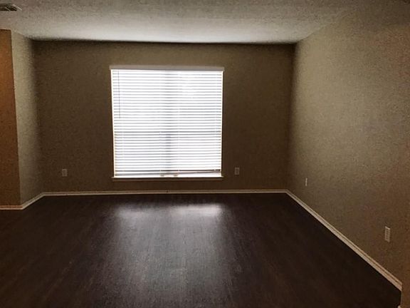 3rd image of 10406 Iris Lake Ct