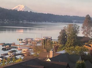 9725 SE 43rd St, Mercer Island, WA 98040
