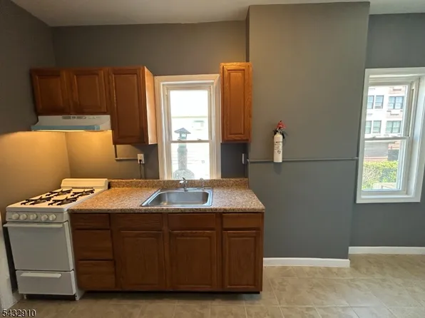 286 Nagle St APT 3, Cliffside Park, NJ 07010
