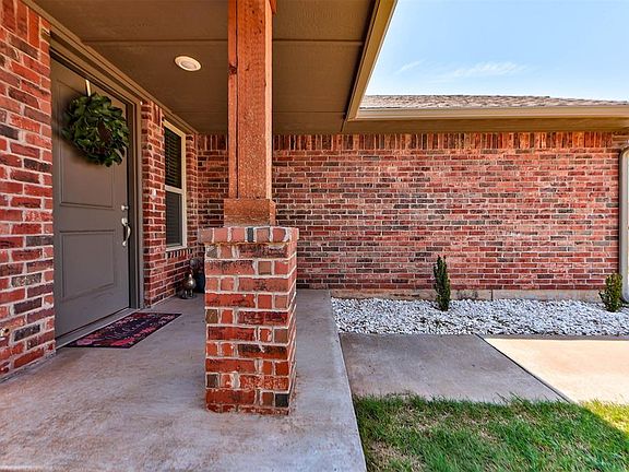 3rd image of 4804 Crystal Hill Dr
