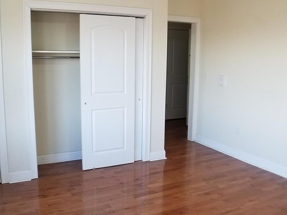 2nd image of 131-132 Woodlawn Ave #12M