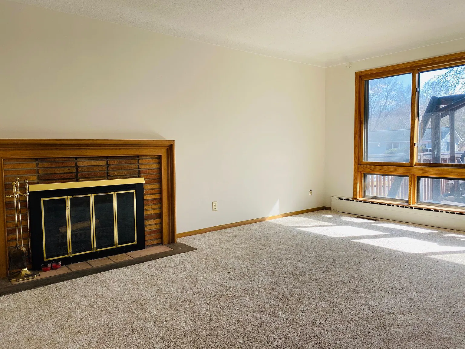 4 bed, 1600 sqft, $2,000 — Photo 3