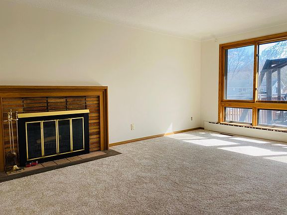 3rd image of 1299 Lakeview Ave
