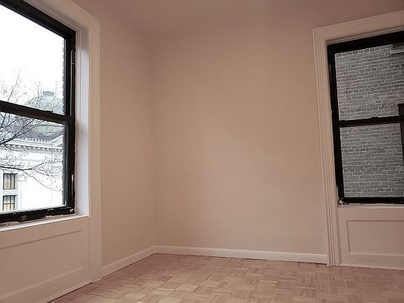 5th image of 310 W 14th St APT 2B