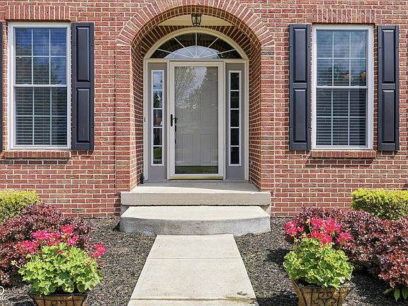 2nd image of 9070 Iris Ln