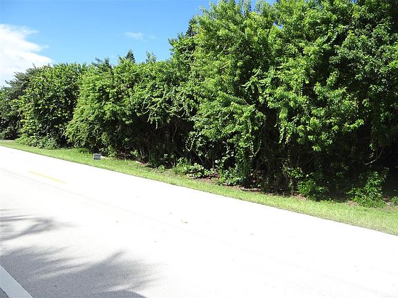 4th image of 8067 Highway A1a