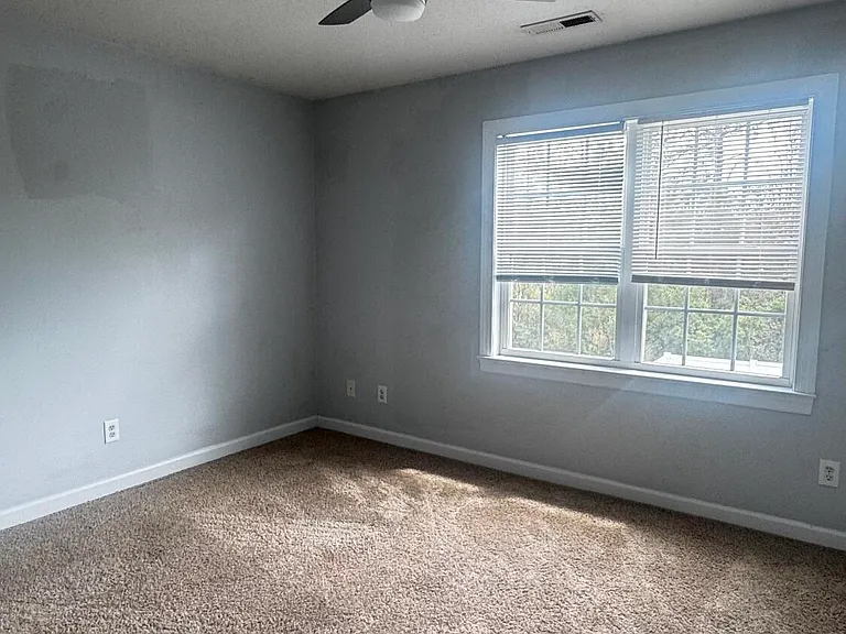 504 Streamwood Dr — Photo 15