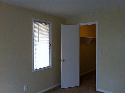 5th image of 503 Harvard Ln APT 2W