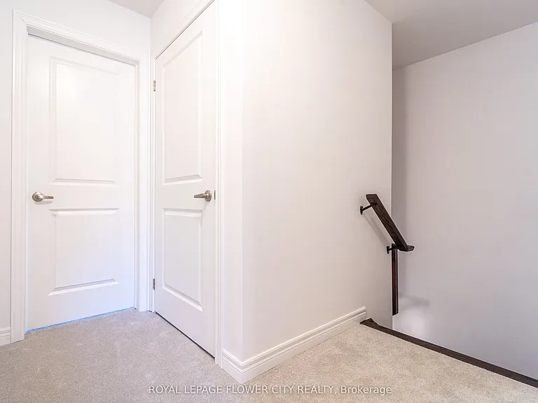 413 E 16th St — Photo 11