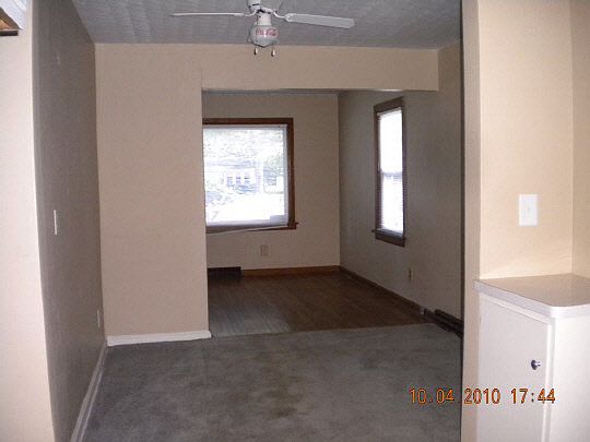 3rd image of 306 E Wilson Ave