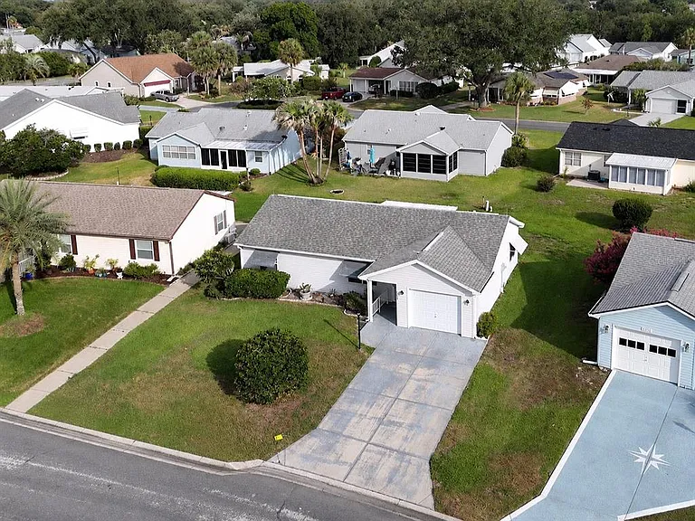 1222 Santos Pl — Photo 23