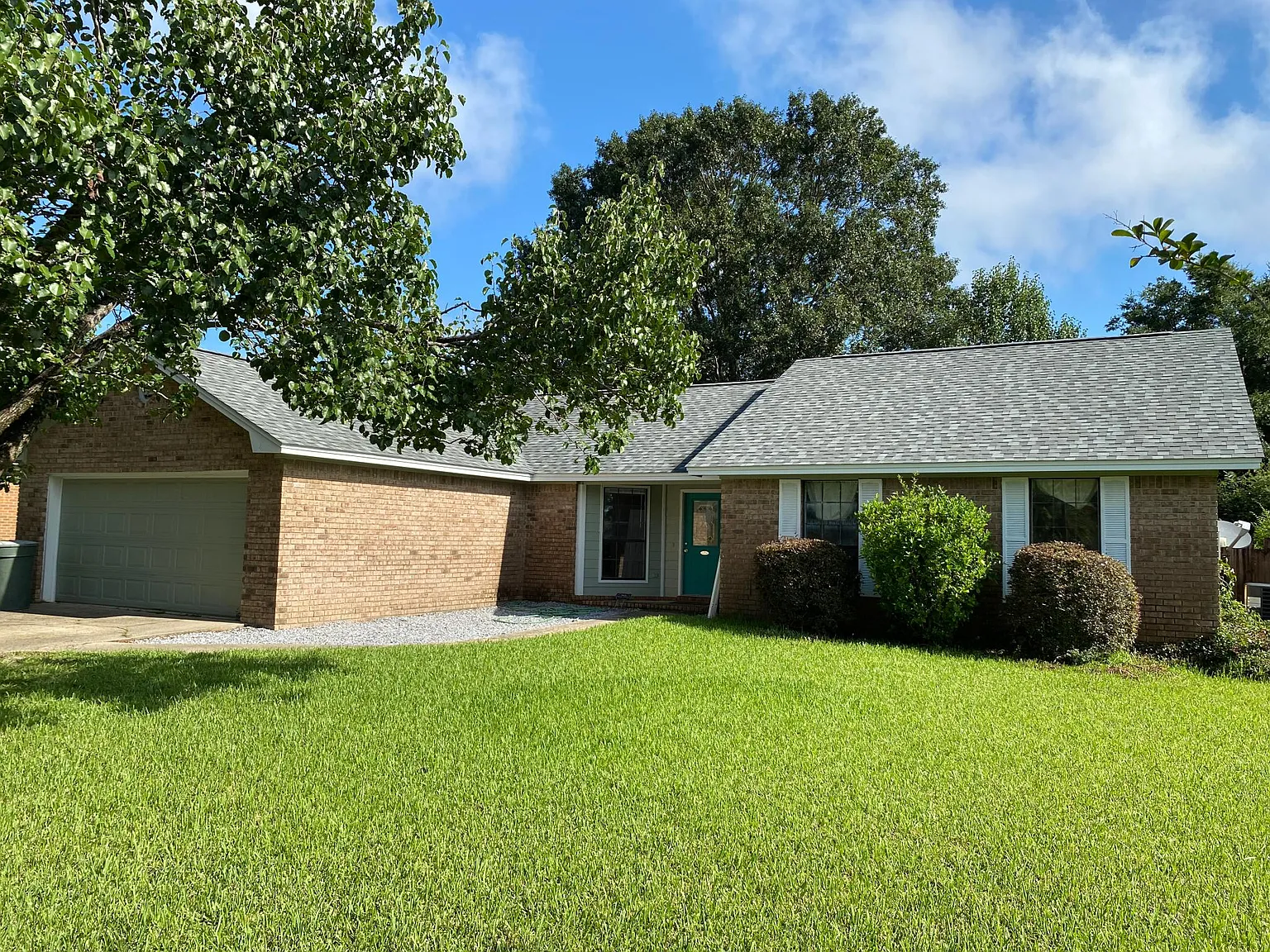 4 bed, 1607 sqft, $2,000 — Photo 1