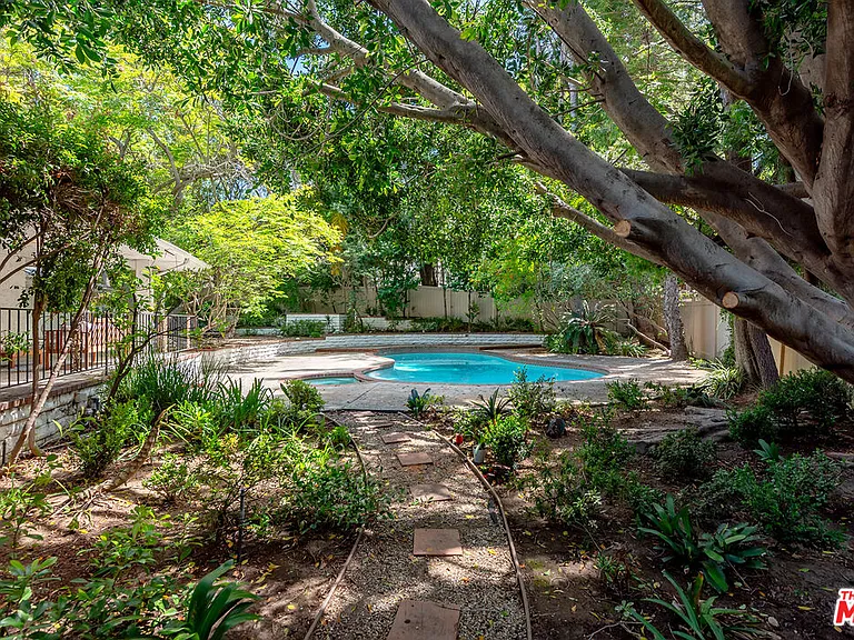 11410 Canton Dr — Photo 37