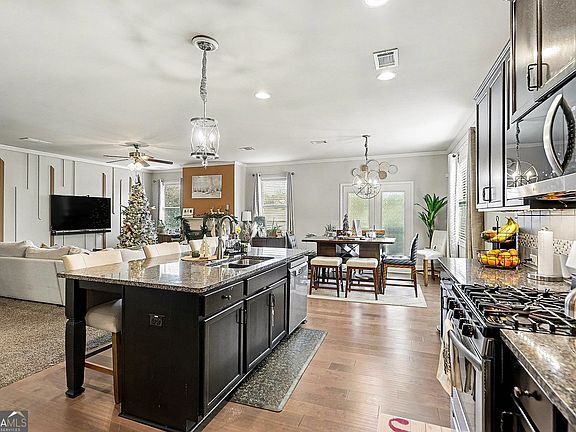 4th image of 7284 Demeter Dr