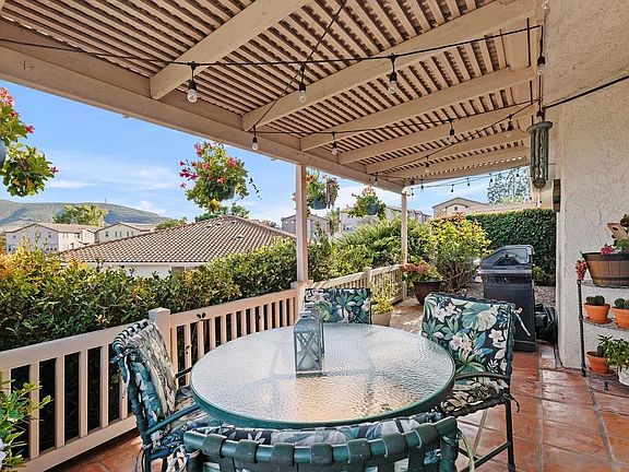 5th image of 1022 La Tierra Dr