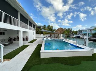 1042 Caribbean Dr E, Summerland Key, FL 33042