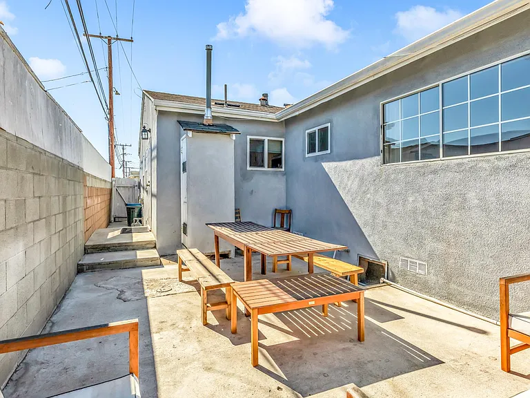 Arcturus Ave — Photo 26