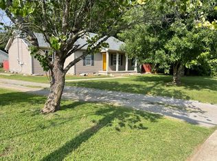 1003 Osborne Ln, Murfreesboro, TN 37130