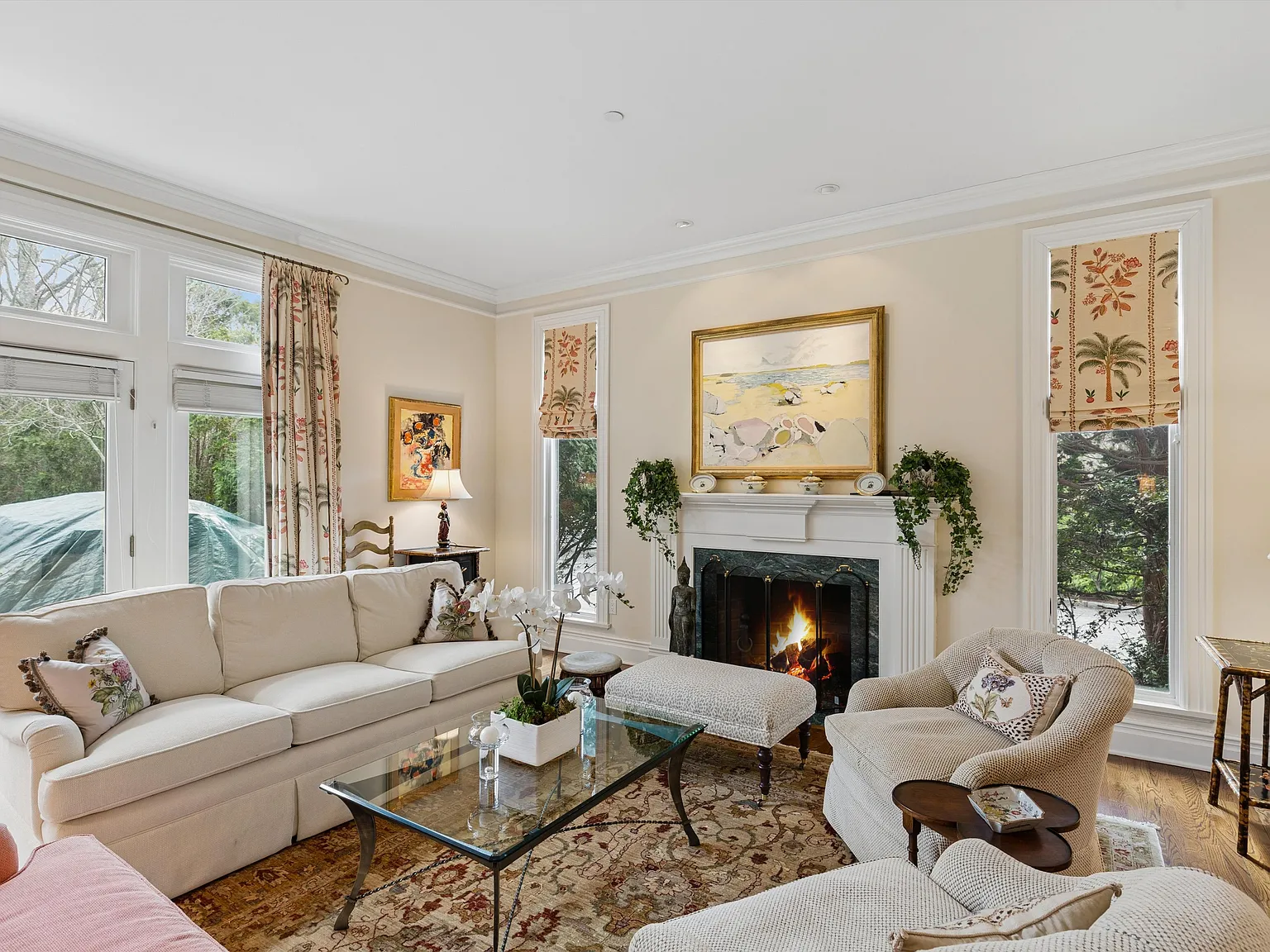 Townhouse in the Heart of Southampton Village — Photo 1