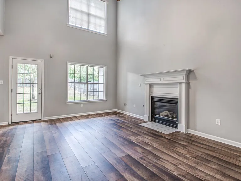 9461 Hickory Dr — Photo 8