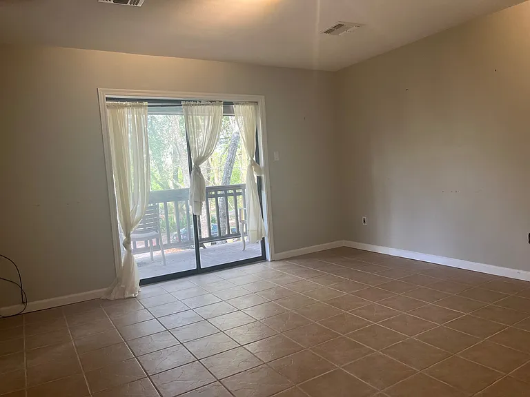 11646 N Oak Hills Pkwy #2 — Photo 6