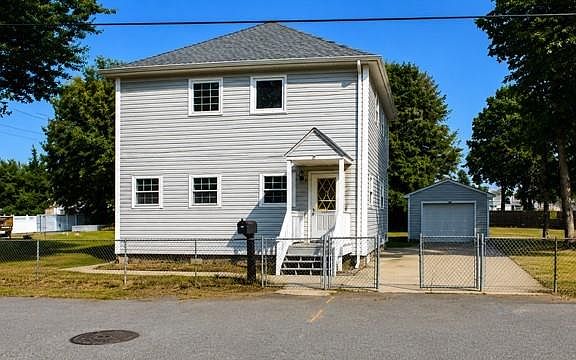 2nd image of 52 Blake St
