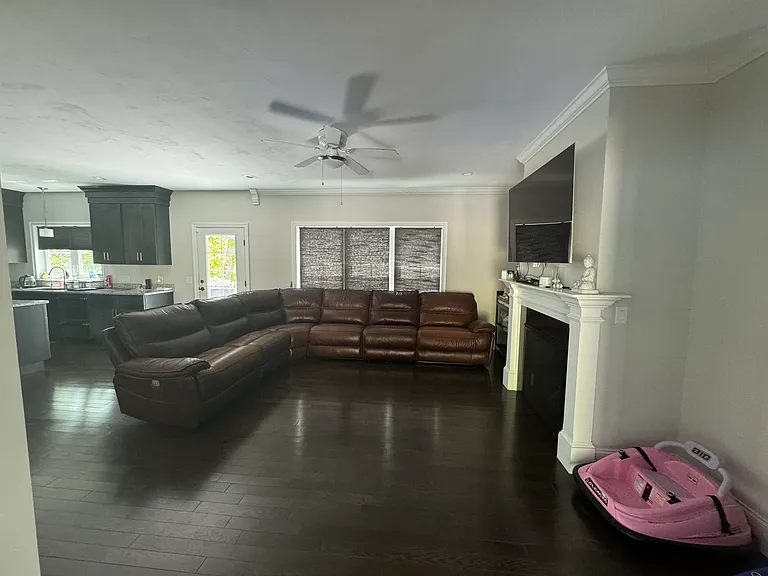 111 Caspian Way — Photo 5