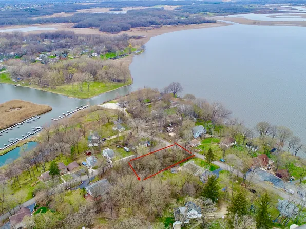 39204 N Jackson Dr, Spring Grove, IL 60081