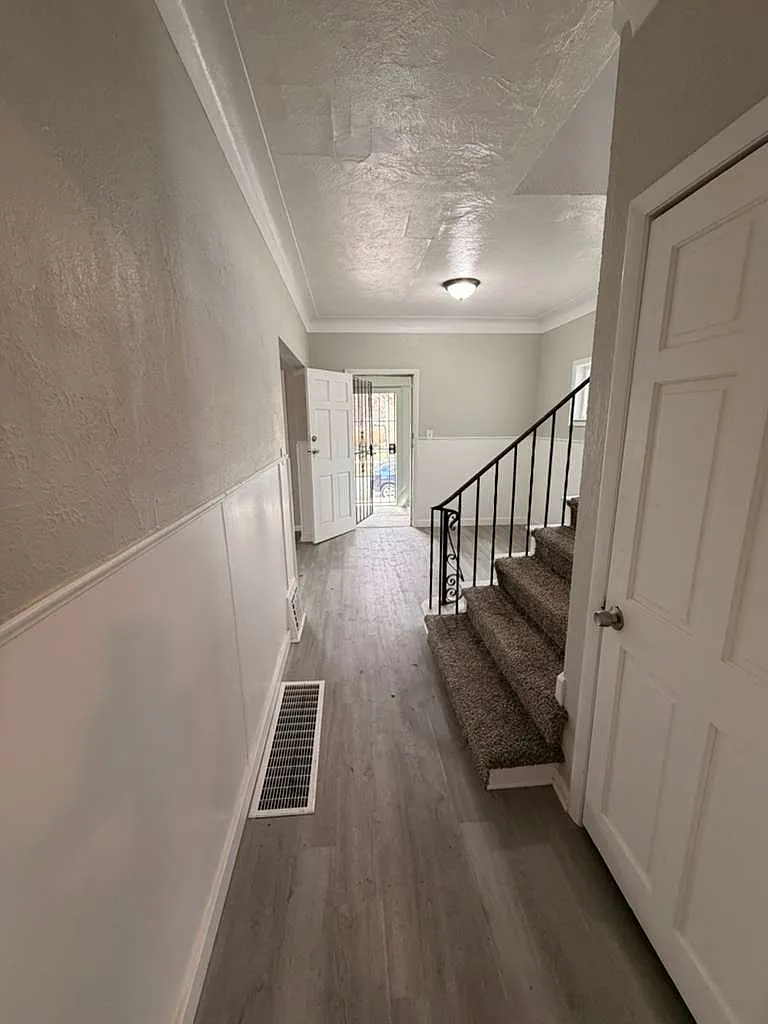 3 bed, 1194 sqft, $1,100 — Photo 3