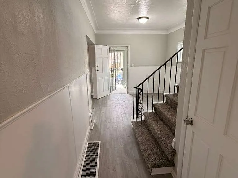 3103 Cottage Ave — Photo 3