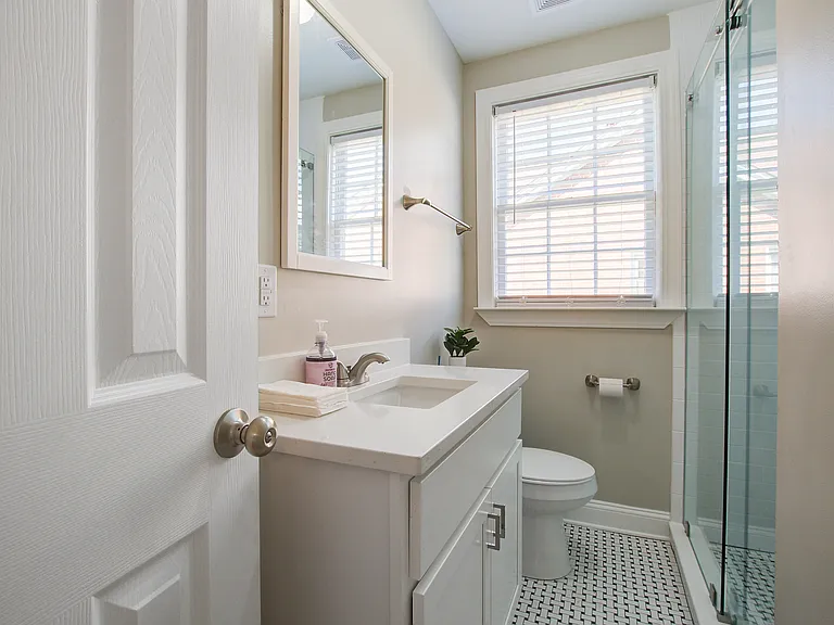 138 Grove St — Photo 8