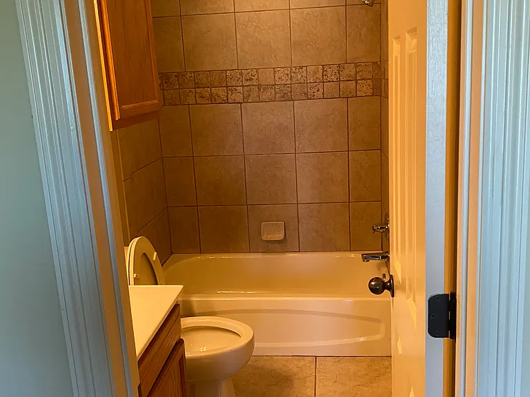 2857 N Seneca Ave — Photo 15