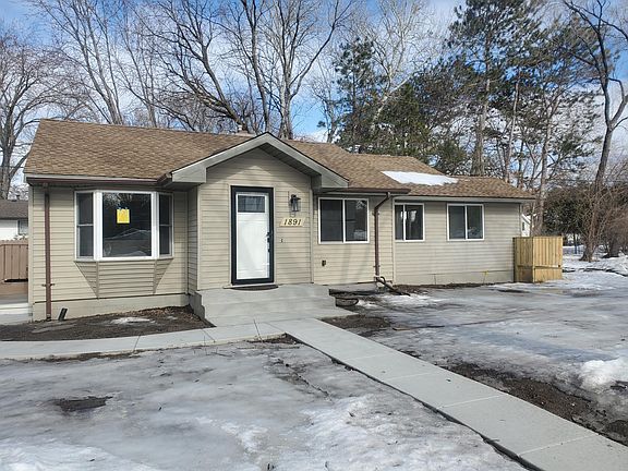 2nd image of 1891 Lake Ln