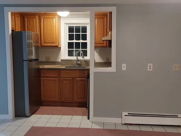 (undisclosed Address), Warren, RI 02885