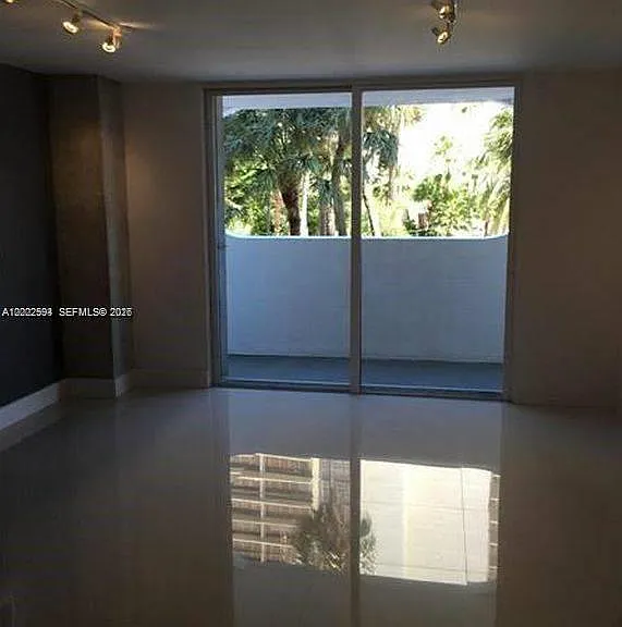 200 SE 15th Rd #3F — Photo 8