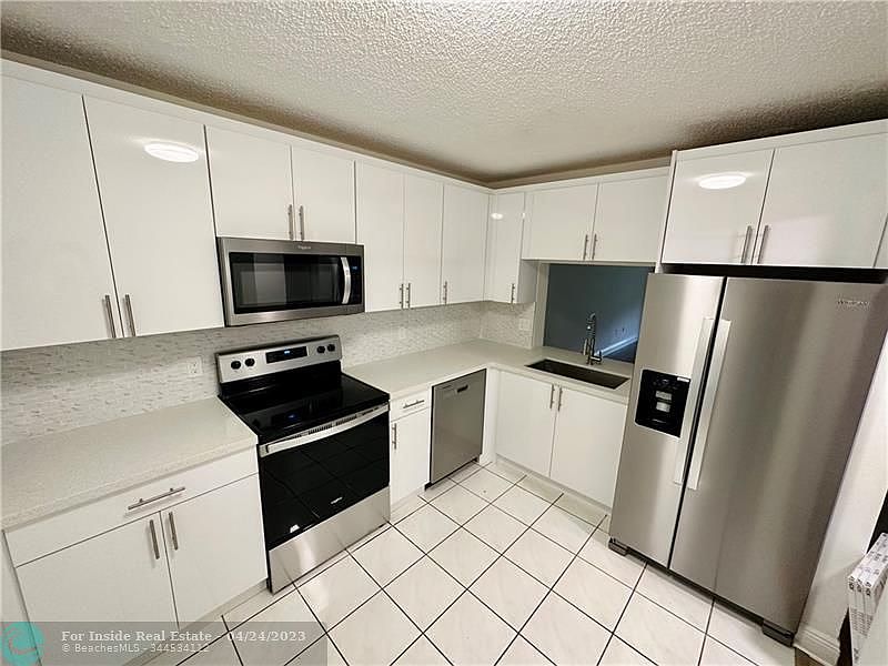 1st image of 2900 NW 42nd Ave #102