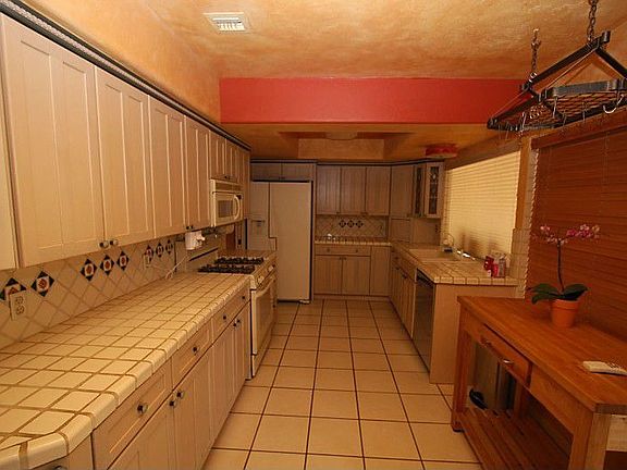4th image of 3345 N Pantano Rd