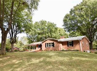 4719 Southwin Dr, Winston Salem, NC 27104