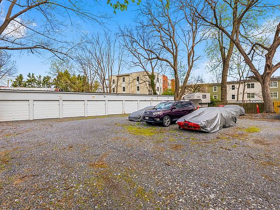 3rd image of 465 W South St