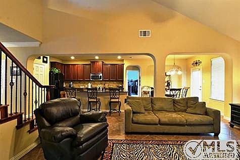 3rd image of 1906 Laurel Oak Ct