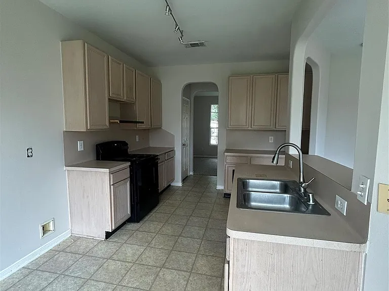 2822 Green Lodge Cir — Photo 9