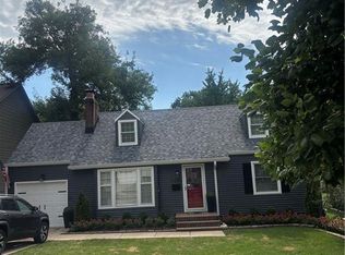 7332 Cherokee Dr, Prairie Village, KS 66208