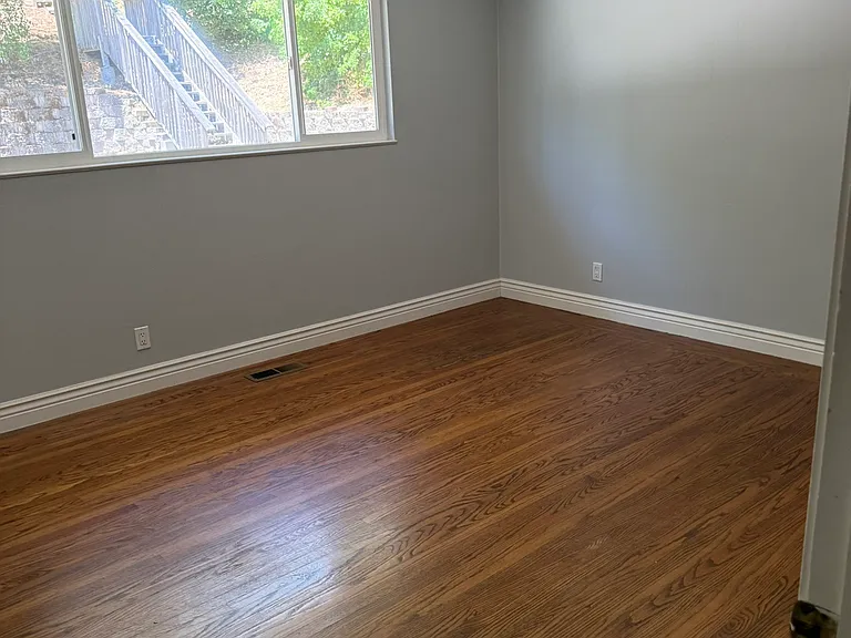 Corliss Dr — Photo 10